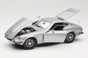 Datsun 240Z S30 Sudrabs Sun Star 1:18 3503 Metāls — attēls 2 no 8