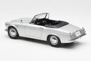 Datsun Fairlady 2000 SR311 Roadster Sudrabs AUTOart 1:18 77432 Metāls — attēls 7 no 8