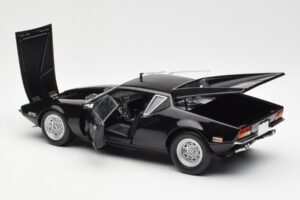 De Tomaso Pantera Melns Kyosho 1:18 08851BK Metāls — attēls 5 no 8