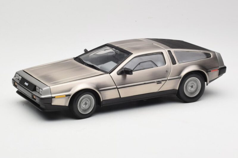 DeLorean DMC-12 LK Sudrabs Sun Star 1:18 2701 Metāls