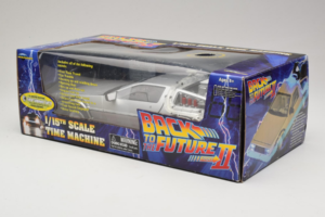 DeLorean DMC-12 Time Machine Back to the Future II Diamond 1:15 210123 Metāls — attēls 3 no 3