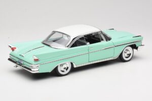 DeSoto Adventurer Zaļš Road Signature 1:18 92738-R1 Metāls — attēls 3 no 8