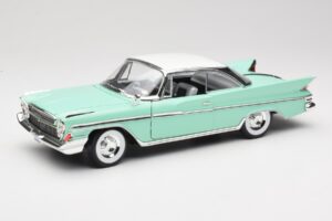 DeSoto Adventurer Zaļš Road Signature 1:18 92738-R1 Metāls