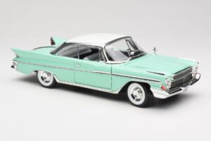 DeSoto Adventurer Zaļš Road Signature 1:18 92738-R1 Metāls — attēls 6 no 8