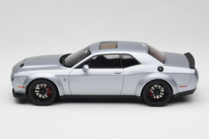 Dodge Challenger SRT Hellcat Redeye Sudrabs GT Spirit 1:18 GT226 Sveķi — attēls 3 no 6