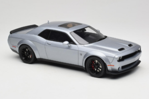 Dodge Challenger SRT Hellcat Redeye Sudrabs GT Spirit 1:18 GT226 Sveķi — attēls 4 no 6