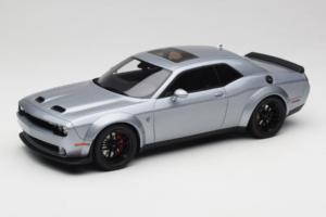 Dodge Challenger SRT Hellcat Redeye Sudrabs GT Spirit 1:18 GT226 Sveķi