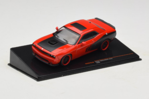 Dodge Challenger SRT8 Sarkans IXO 1:43 CLC597N Metāls — attēls 2 no 4