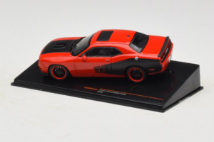 Dodge Challenger SRT8 Sarkans IXO 1:43 CLC597N Metāls — attēls 3 no 4