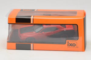 Dodge Challenger SRT8 Sarkans IXO 1:43 CLC597N Metāls — attēls 4 no 4