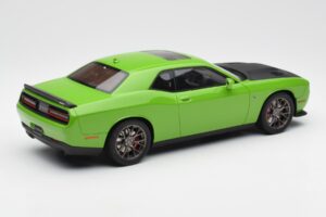 Dodge Challenger SRT Hellcat Zaļš GT Spirit 1:18 GT168 Sveķi — attēls 2 no 6