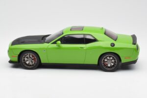 Dodge Challenger SRT Hellcat Zaļš GT Spirit 1:18 GT168 Sveķi — attēls 3 no 6