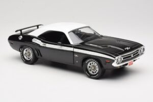 Dodge Challenger R/T Melns & Balts ERTL 1:18 36549 Metāls — attēls 6 no 8