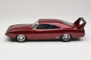 Dodge Charger Daytona Fast & Furious Dom's Car GreenLight 1:18 19003 Metāls — attēls 3 no 6
