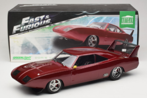 Dodge Charger Daytona Fast & Furious Dom's Car GreenLight 1:18 19003 Metāls — attēls 6 no 6