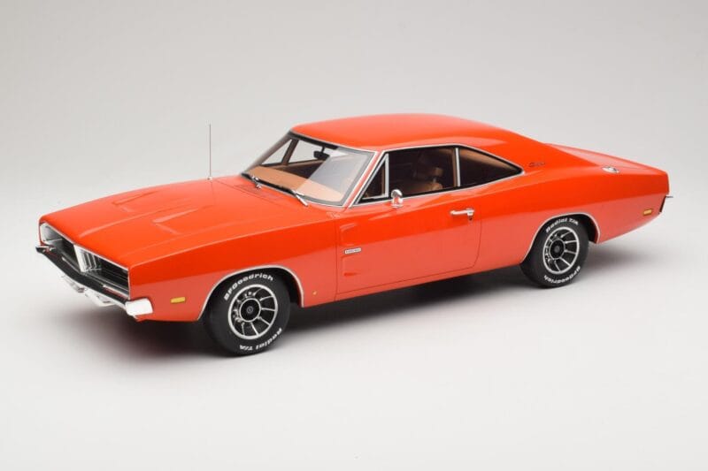 Dodge Charger Hemi Oranžs Otto 1:12 G060 Sveķi