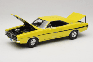 Dodge Charger R/T Dzeltens Dirty Mary Crazy Larry Auto World 1:18 AWSS101/06 Metāls — attēls 2 no 8
