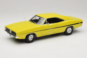 Dodge Charger R/T Dzeltens Dirty Mary Crazy Larry Auto World 1:18 AWSS101/06 Metāls