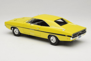 Dodge Charger R/T Dzeltens Dirty Mary Crazy Larry Auto World 1:18 AWSS101/06 Metāls — attēls 7 no 8