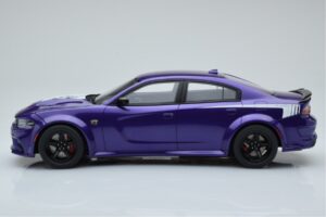 Dodge Charger Super Bee Violets GT Spirit 1:18 GT895 Sveķi — attēls 3 no 6