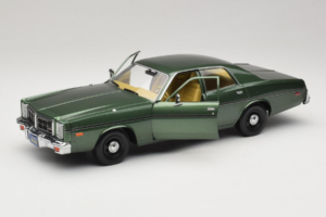 Dodge Monaco Zaļš Hunter GreenLight 1:18 19045 Metāls — attēls 2 no 8