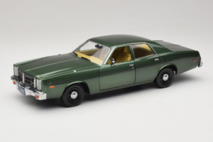 Dodge Monaco Zaļš Hunter GreenLight 1:18 19045 Metāls
