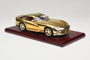 Dodge Viper GTS Gold Plated 23K Maisto 1:18 GP001 Metāls — attēls 6 no 8