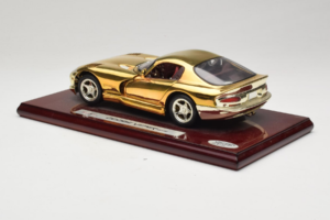 Dodge Viper GTS Gold Plated 23K Maisto 1:18 GP001 Metāls — attēls 7 no 8