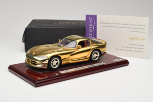 Dodge Viper GTS Gold Plated 23K Maisto 1:18 GP001 Metāls — attēls 8 no 8