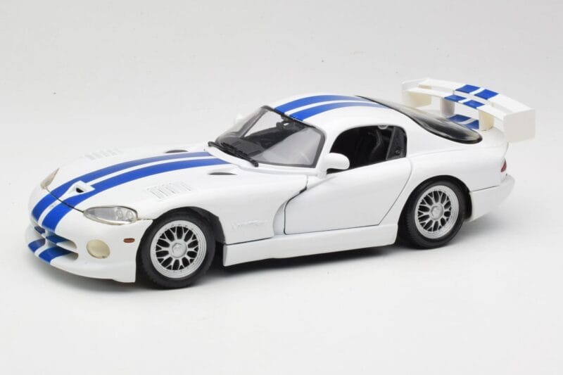 Dodge Viper GTS-R GT2 Balts 1997 Maisto 1:18 50316 Metāls