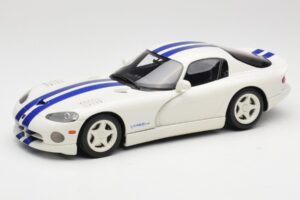 Dodge Viper GTS Stone White GT Spirit 1:18 GT940 Sveķi