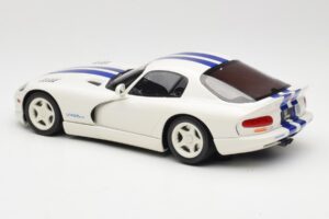 Dodge Viper GTS Stone White GT Spirit 1:18 GT940 Sveķi — attēls 5 no 6