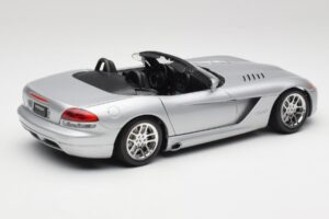 Dodge Viper SRT-10 Bright Sudrabs Bburago 1:18 34908 Metāls — attēls 3 no 8