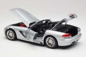 Dodge Viper SRT-10 Bright Sudrabs Bburago 1:18 34908 Metāls — attēls 5 no 8