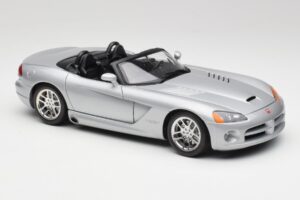 Dodge Viper SRT-10 Bright Sudrabs Bburago 1:18 34908 Metāls — attēls 6 no 8