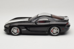 Dodge Viper SRT-10 Coupe Melns AUTOart 1:18 71712 Metāls — attēls 4 no 8