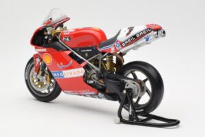 Ducati 998R WSB #1 T. Bayliss Ducati Infostrada 2002 Minichamps 1:12 122021201 Metāls — attēls 5 no 6