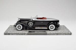 Duesenberg Model J Torpedo Disappearing Top Convertible Coupe Sudrabs Melns Minichamps 1:18 107150431 Sveķi — attēls 3 no 6