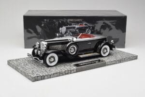 Duesenberg Model J Torpedo Disappearing Top Convertible Coupe Sudrabs Melns Minichamps 1:18 107150431 Sveķi — attēls 6 no 6