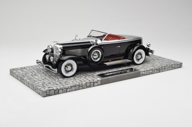 Duesenberg Model J Torpedo Disappearing Top Convertible Coupe Sudrabs Melns Minichamps 1:18 107150431 Sveķi