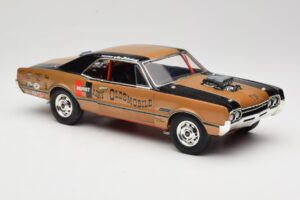Oldsmobile 442 Hurst Hairy Olds Twin-Engine 4WD 1966 Highway 61 1:18 50089 Metāls — attēls 6 no 8