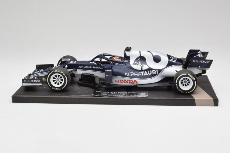 AlphaTauri AT02 #22 Y. Tsunoda Bahrain GP 2021 Minichamps 1:18 117210122 Metāls
