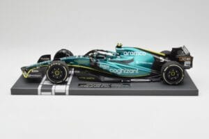 Aston Martin AMR22 Aramco #5 S. Vettel Abu Dhabi GP 2022 Last Race Collector's Edition Minichamps 1:18 117222205 Sveķi
