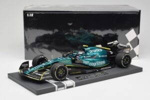 Aston Martin AMR22 Aramco #5 S. Vettel Abu Dhabi GP 2022 Last Race Collector's Edition Minichamps 1:18 117222205 Sveķi — attēls 7 no 7