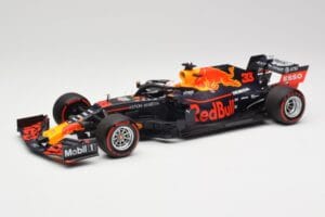Aston Martin Red Bull Racing RB15 #33 M. Verstappen F1 2019 Minichamps 1:18 110190033 Metāls