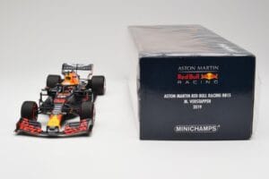 Aston Martin Red Bull Racing RB15 #33 M. Verstappen F1 2019 Minichamps 1:18 110190033 Metāls — attēls 6 no 7