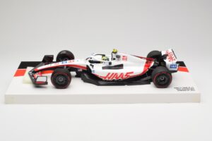 Haas VF-22 #47 M. Schumacher Bahrain GP 2022 Minichamps 1:18 147220147 Metāls