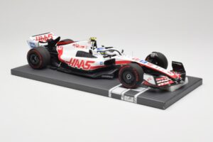 Haas VF-22 #47 M. Schumacher Brazilian GP 2022 Minichamps 1:18 117222147 Sveķi — attēls 4 no 7