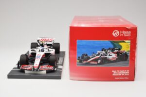 Haas VF-22 #47 M. Schumacher Brazilian GP 2022 Minichamps 1:18 117222147 Sveķi — attēls 6 no 7