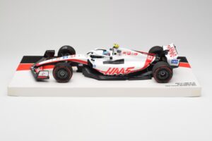 Haas VF-22 #47 M. Schumacher British GP Points 2022 Minichamps 1:18 147221047 Metāls